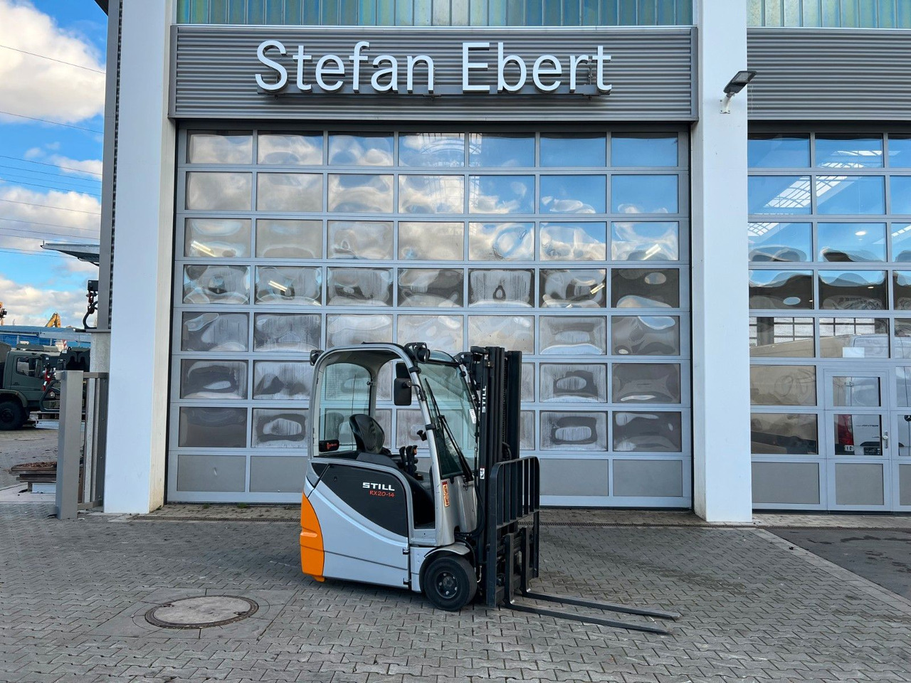 Still RX20-14 / Triplex: 4.60m! / nur 2.438h! / SS - Электропогрузчик: фото 1 Still RX20-14 / Triplex: 4.60m! / nur 2.438h! / SS - Электропогрузчик: фото 1