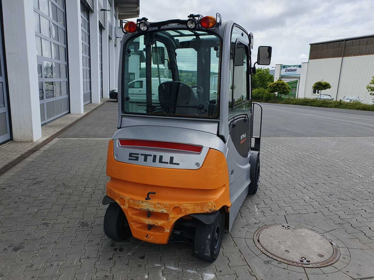 Still RX60-30L/600 - Triplex: 4.6m / SS / 9.311h - Электропогрузчик: фото 5 Still RX60-30L/600 - Triplex: 4.6m / SS / 9.311h - Электропогрузчик: фото 5