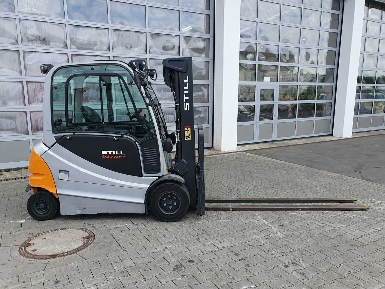 Still RX60-30L/600 - Triplex: 4.6m / SS / 9.311h - Электропогрузчик: фото 3 Still RX60-30L/600 - Triplex: 4.6m / SS / 9.311h - Электропогрузчик: фото 3
