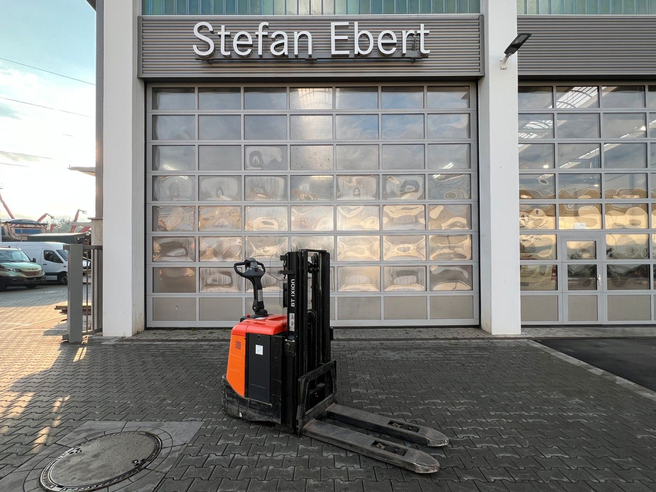 Toyota SPE 125 L / nur 382h ! / Hochhubwagen / 3.350mm - Штабелер: фото 1 Toyota SPE 125 L / nur 382h ! / Hochhubwagen / 3.350mm - Штабелер: фото 1