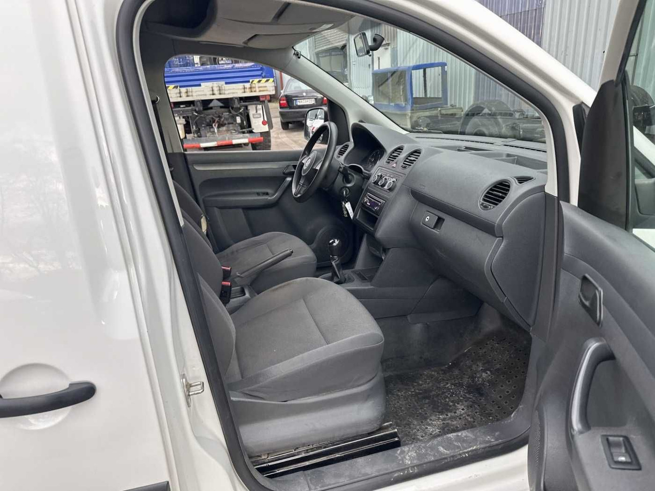 Volkswagen VW Caddy 2.0 TDI 4Motion Maxi Kasten Regal - Цельнометаллический фургон: фото 5 Volkswagen VW Caddy 2.0 TDI 4Motion Maxi Kasten Regal - Цельнометаллический фургон: фото 5