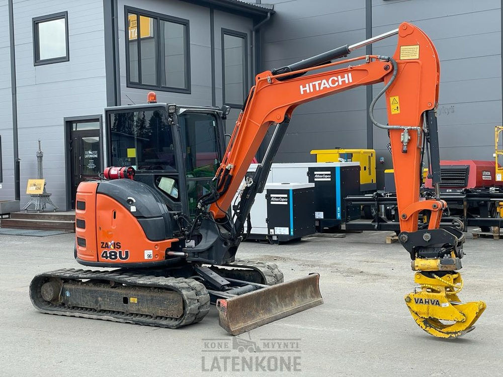 Hitachi ZX 48U-5A kaivinkone - Гусеничный экскаватор: фото 2 Hitachi ZX 48U-5A kaivinkone - Гусеничный экскаватор: фото 2