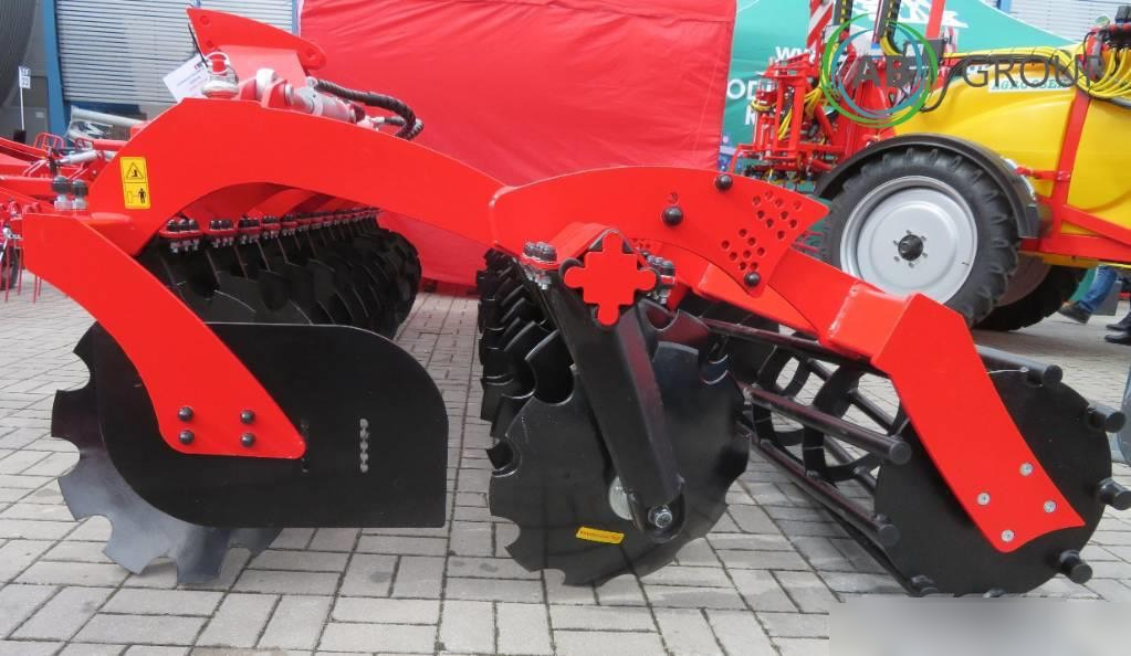 Awemak hydraulic folding disc harrow Ozyrys BTH40, 4 m - Дисковая борона: фото 3 Awemak hydraulic folding disc harrow Ozyrys BTH40, 4 m - Дисковая борона: фото 3