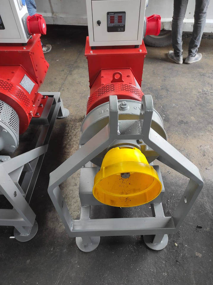 Elektro-Jen 20 kVa / 16 kW PTO driven generator with AVR control - IN STOCK - Электрогенератор: фото 3 Elektro-Jen 20 kVa / 16 kW PTO driven generator with AVR control - IN STOCK - Электрогенератор: фото 3
