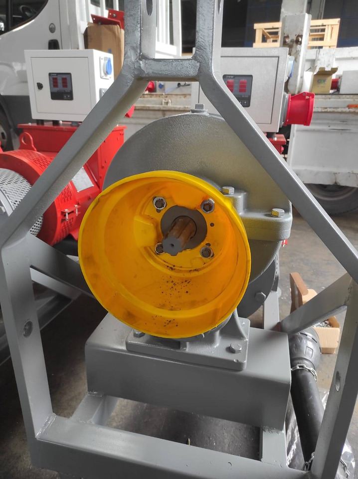Elektro-Jen 20 kVa / 16 kW PTO driven generator with AVR control - IN STOCK - Электрогенератор: фото 2 Elektro-Jen 20 kVa / 16 kW PTO driven generator with AVR control - IN STOCK - Электрогенератор: фото 2