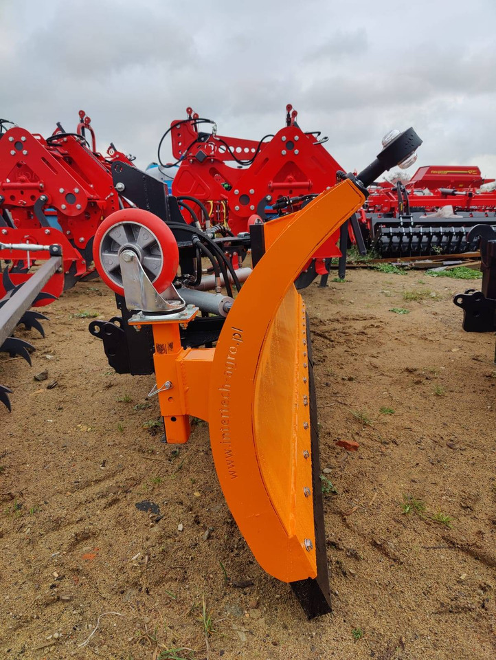 Inter-Tech Snow Plow, 2.6 m - Отвал для снега для Сельскохозяйственной техники: фото 3 Inter-Tech Snow Plow, 2.6 m - Отвал для снега для Сельскохозяйственной техники: фото 3