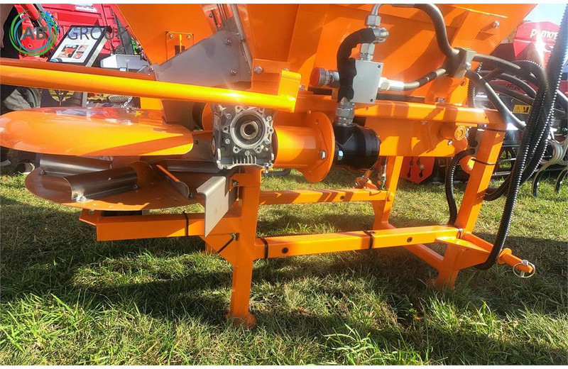 Pom Augustów posypywarka Motyl N031M napęd hydrauliczn - Дисковая борона: фото 2 Pom Augustów posypywarka Motyl N031M napęd hydrauliczn - Дисковая борона: фото 2