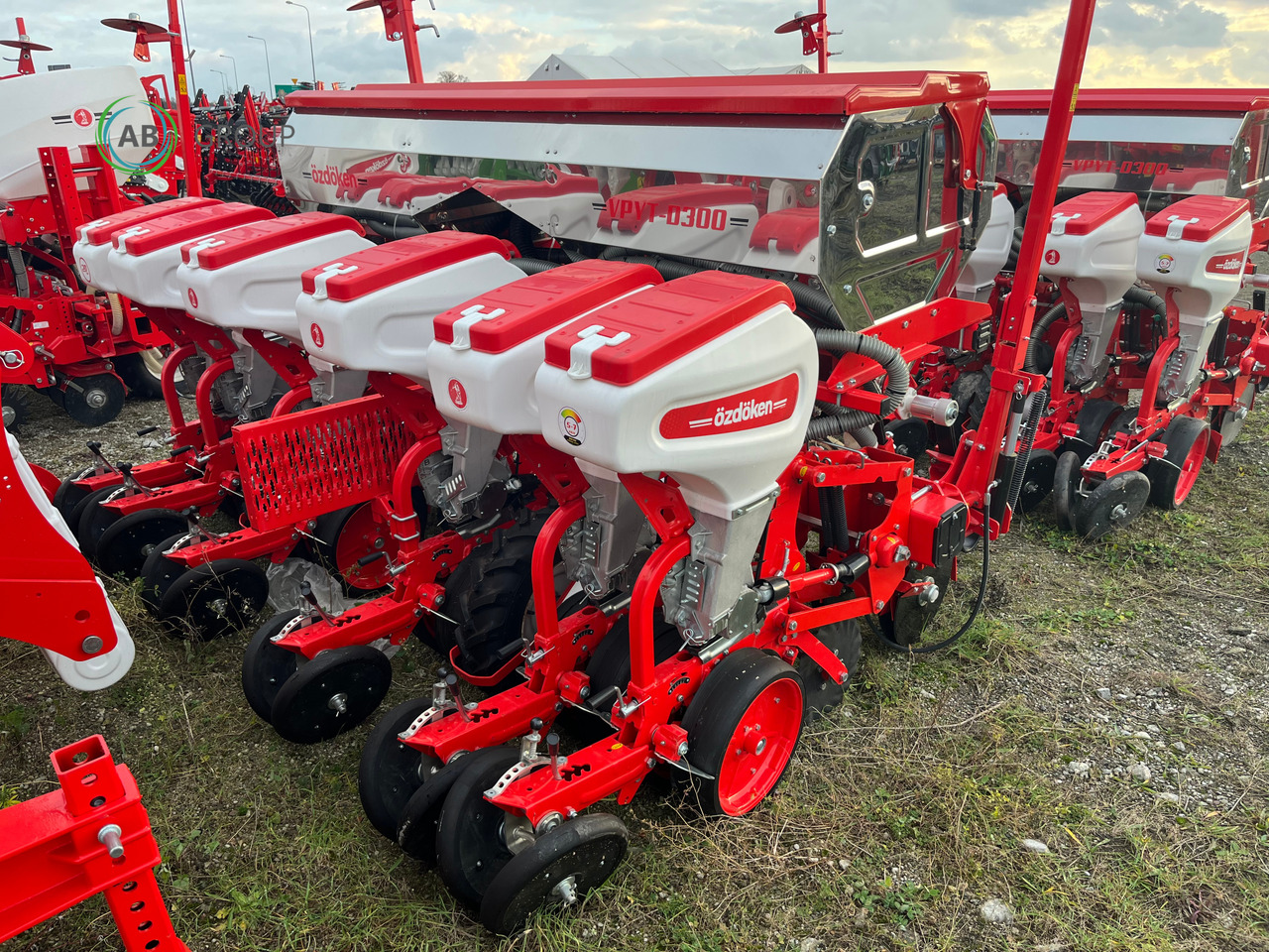 Siewnik do kukurydzy 6-rzędowy VPYT-D300 na ramie półteleskopowej z nawożeniem wgłębnym - Сеялка точного высева: фото 4 Siewnik do kukurydzy 6-rzędowy VPYT-D300 na ramie półteleskopowej z nawożeniem wgłębnym - Сеялка точного высева: фото 4