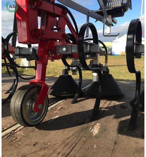 Solan Weeder with sprayer 3 rows/Binador - Борона: фото 1 Solan Weeder with sprayer 3 rows/Binador - Борона: фото 1