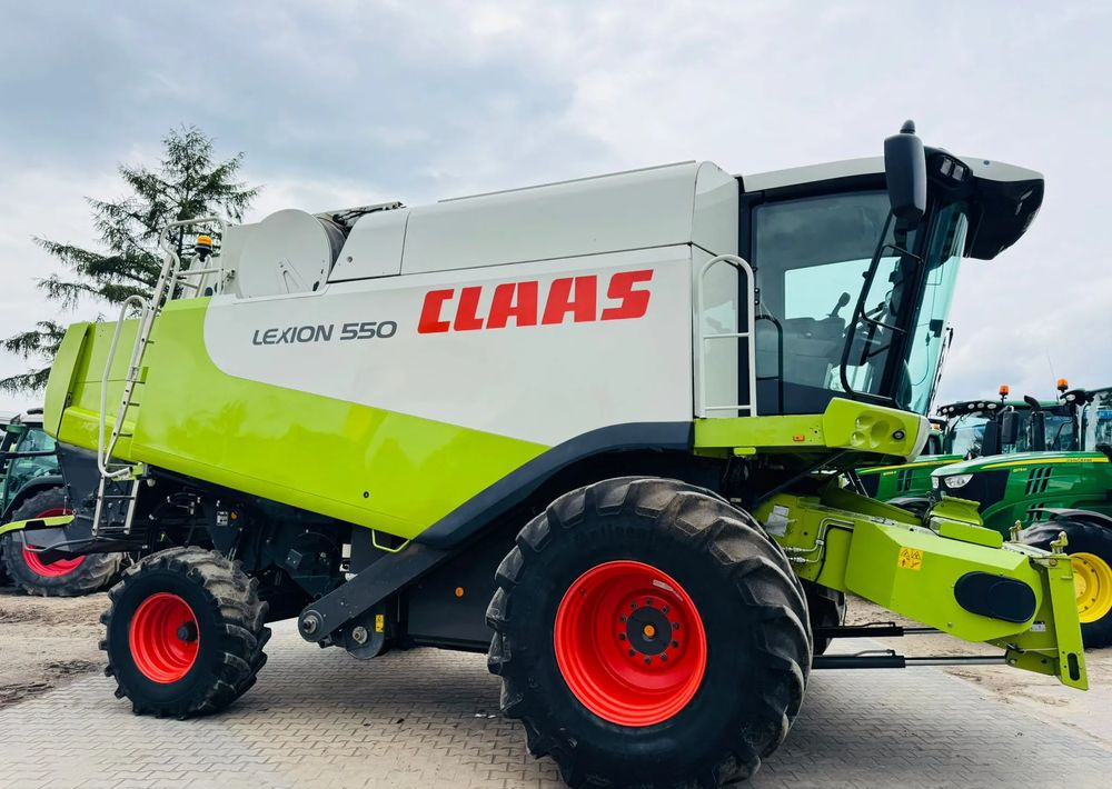 Claas Lexion 550 - Зерноуборочный комбайн: фото 1 Claas Lexion 550 - Зерноуборочный комбайн: фото 1