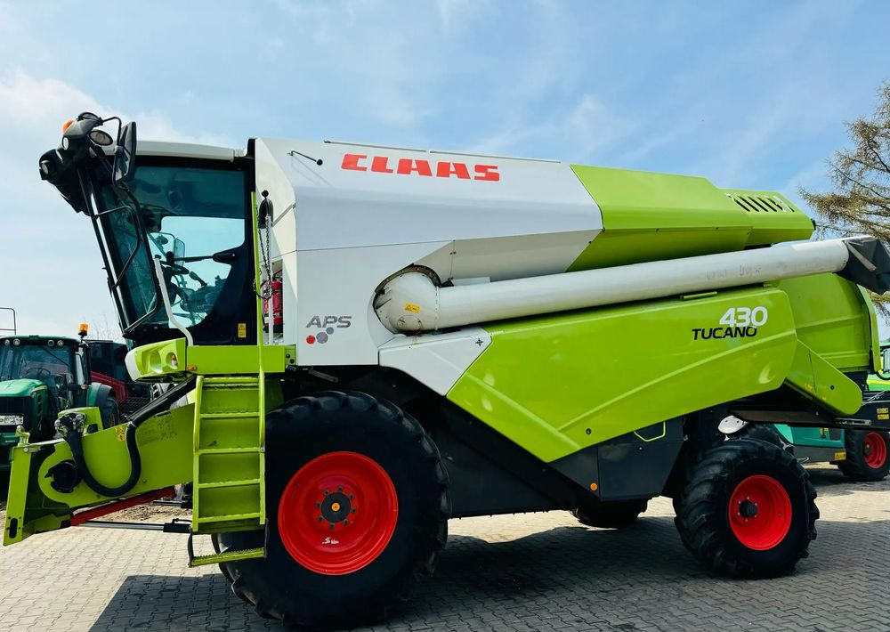 Claas Tucano 430 APS - Зерноуборочный комбайн: фото 1 Claas Tucano 430 APS - Зерноуборочный комбайн: фото 1