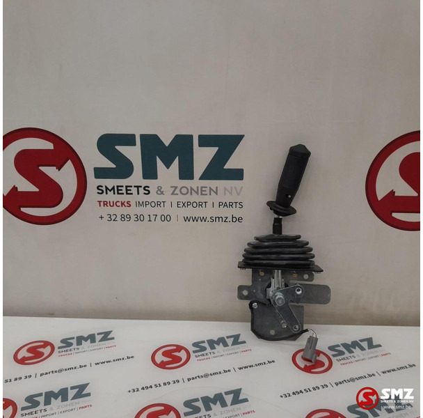 Caterpillar Joystick Caterpillar - Кабина и интерьер: фото 1 Caterpillar Joystick Caterpillar - Кабина и интерьер: фото 1