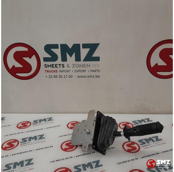 Caterpillar Joystick Caterpillar - Кабина и интерьер: фото 3 Caterpillar Joystick Caterpillar - Кабина и интерьер: фото 3