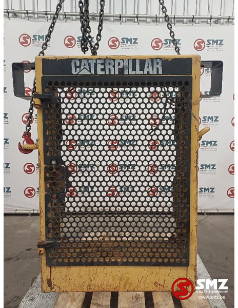Caterpillar Occ grille D6M Caterpillar - Капот: фото 1 Caterpillar Occ grille D6M Caterpillar - Капот: фото 1