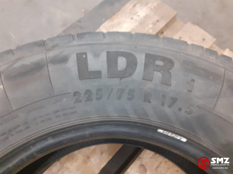 Continental Occ vrachtwagenband Continental 225/75R17.5 - Шина для Грузовиков: фото 3 Continental Occ vrachtwagenband Continental 225/75R17.5 - Шина для Грузовиков: фото 3