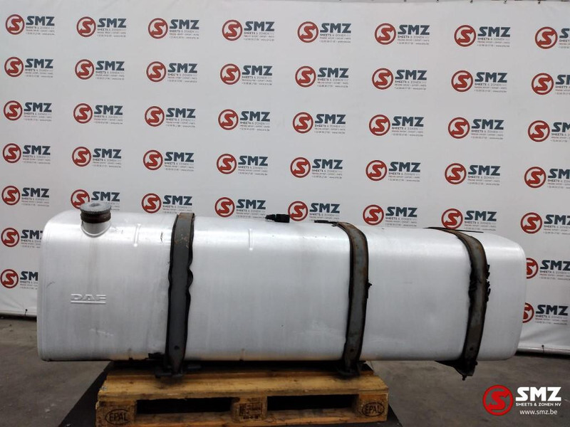 DAF Occ brandstoftank + steunen DAF XF 95 600L 1681833 - Топливный бак для Грузовиков: фото 1 DAF Occ brandstoftank + steunen DAF XF 95 600L 1681833 - Топливный бак для Грузовиков: фото 1