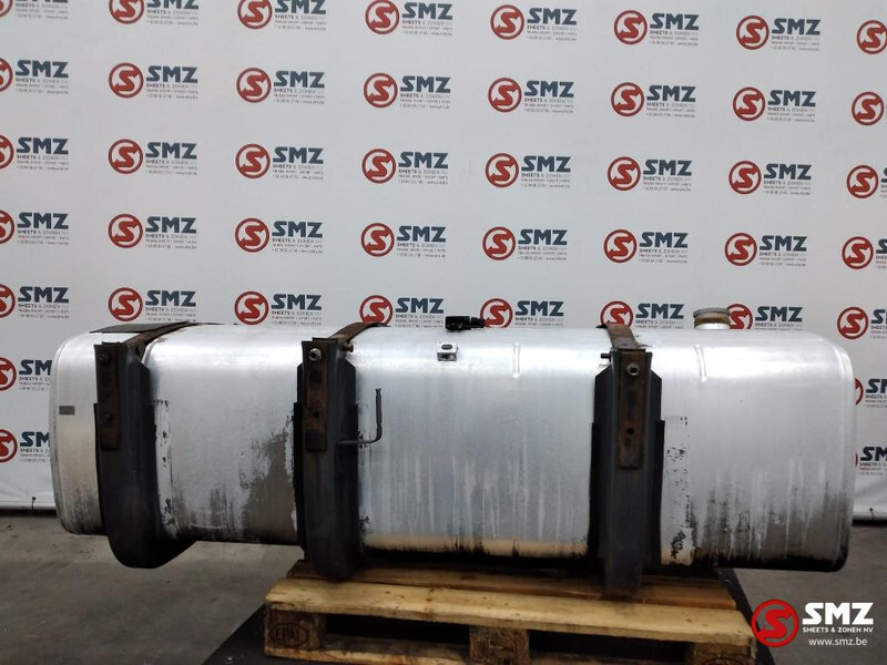 DAF Occ brandstoftank + steunen DAF XF 95 600L 1681833 - Топливный бак для Грузовиков: фото 2 DAF Occ brandstoftank + steunen DAF XF 95 600L 1681833 - Топливный бак для Грузовиков: фото 2