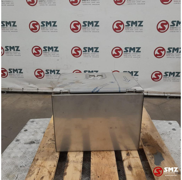 Diversen Occ RVS gereedschapskoffer 50 cm x 35 cm x 40 cm - Рама/ Шасси для Грузовиков: фото 2 Diversen Occ RVS gereedschapskoffer 50 cm x 35 cm x 40 cm - Рама/ Шасси для Грузовиков: фото 2