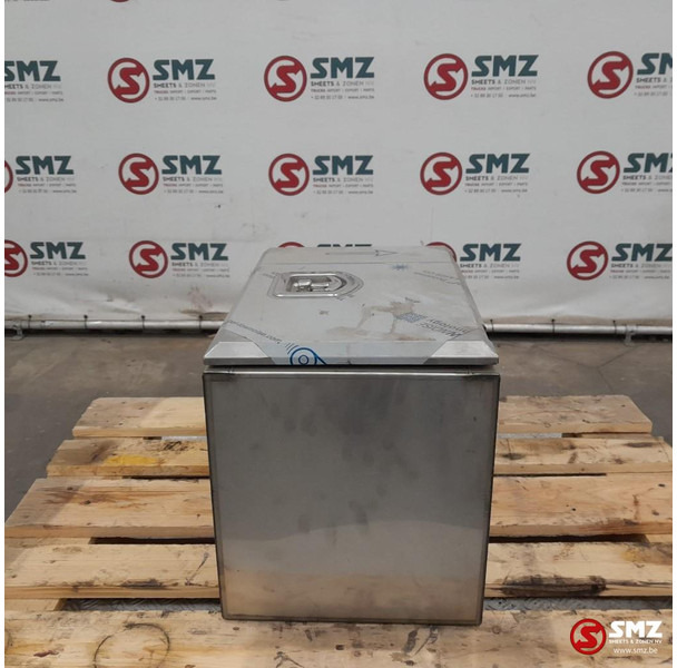 Diversen Occ RVS gereedschapskoffer 50 cm x 35 cm x 40 cm - Рама/ Шасси для Грузовиков: фото 3 Diversen Occ RVS gereedschapskoffer 50 cm x 35 cm x 40 cm - Рама/ Шасси для Грузовиков: фото 3