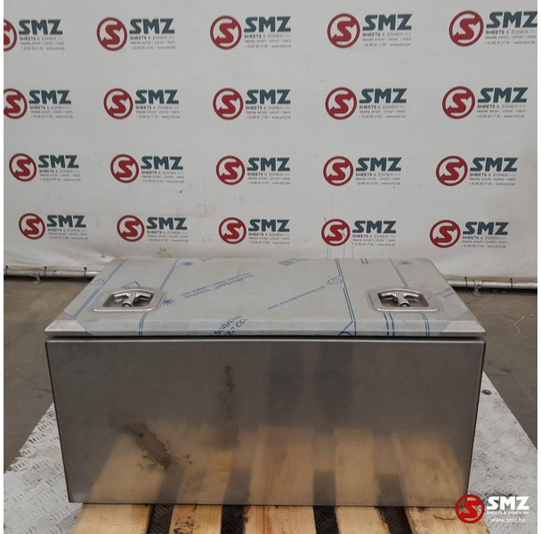 Diversen Occ RVS gereedschapskoffer 80 cm x 40 cm x 40 cm - Рама/ Шасси для Грузовиков: фото 2 Diversen Occ RVS gereedschapskoffer 80 cm x 40 cm x 40 cm - Рама/ Шасси для Грузовиков: фото 2