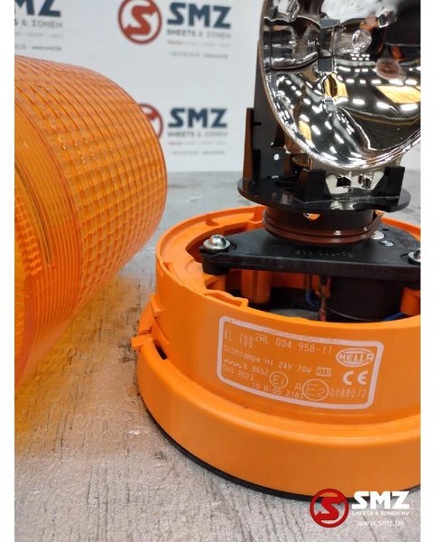 Diversen Occ zwaailamp Hella KL700 24V 70W - Свет/ Освещение для Грузовиков: фото 2 Diversen Occ zwaailamp Hella KL700 24V 70W - Свет/ Освещение для Грузовиков: фото 2