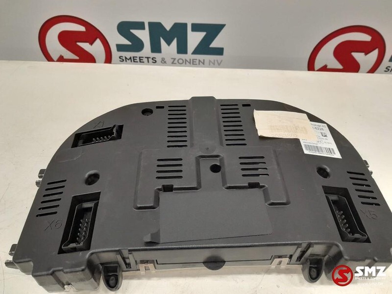 MAN Occ instrumentenpaneel MAN TGS 81258077111 - Кабина и интерьер для Грузовиков: фото 3 MAN Occ instrumentenpaneel MAN TGS 81258077111 - Кабина и интерьер для Грузовиков: фото 3