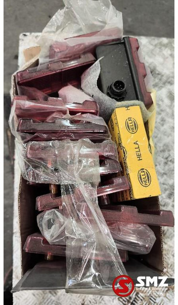 Mercedes-Benz Lot onderdelen Mercedes - Задний фонарь для Грузовиков: фото 1 Mercedes-Benz Lot onderdelen Mercedes - Задний фонарь для Грузовиков: фото 1