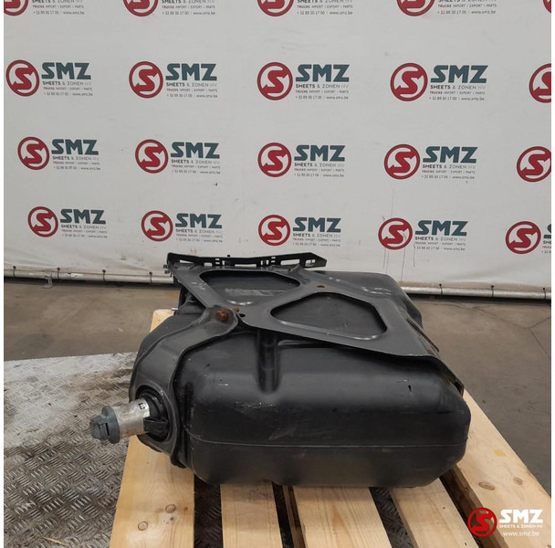 Mercedes-Benz Occ AdBluetank 60L + AdBlueniveausensor Mercedes - Подготовка топлива для Грузовиков: фото 2 Mercedes-Benz Occ AdBluetank 60L + AdBlueniveausensor Mercedes - Подготовка топлива для Грузовиков: фото 2