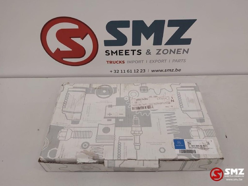 Mercedes-Benz Occ Koplamp sierlijst chroom links Actros MP2/MP3 - Передняя фара для Грузовиков: фото 2 Mercedes-Benz Occ Koplamp sierlijst chroom links Actros MP2/MP3 - Передняя фара для Грузовиков: фото 2