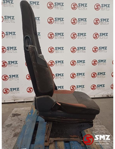 Renault Occ bestuurdersstoel Renault - Кабина и интерьер для Грузовиков: фото 4 Renault Occ bestuurdersstoel Renault - Кабина и интерьер для Грузовиков: фото 4