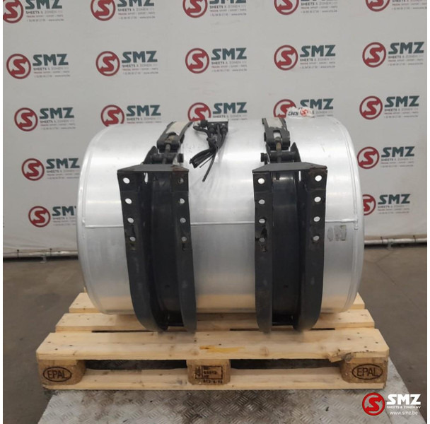 Renault Occ brandstoftank 360L + brandstofniveausensor Ren - Топливный бак для Грузовиков: фото 2 Renault Occ brandstoftank 360L + brandstofniveausensor Ren - Топливный бак для Грузовиков: фото 2