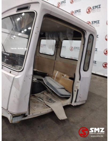 Renault Occ cabine compleet Renault R - Кабина и интерьер для Грузовиков: фото 3 Renault Occ cabine compleet Renault R - Кабина и интерьер для Грузовиков: фото 3