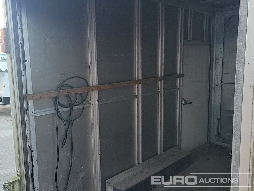 Прицеп для спецтехники 1 Ton Box Twin Axle Trailer, Side Door, Roller Door: фото 17 Прицеп для спецтехники 1 Ton Box Twin Axle Trailer, Side Door, Roller Door: фото 17