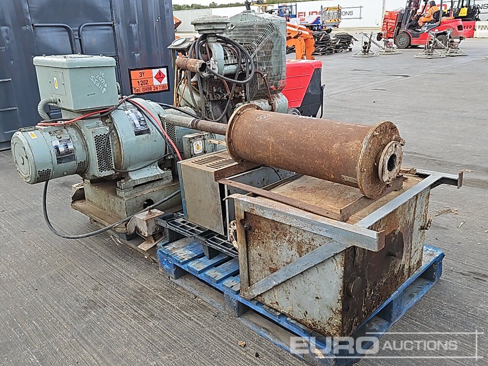 17kVA Generator, 3 Clinder Engine, Fuel Tank, Control Panel & Exhaust - Электрогенератор: фото 5 17kVA Generator, 3 Clinder Engine, Fuel Tank, Control Panel & Exhaust - Электрогенератор: фото 5