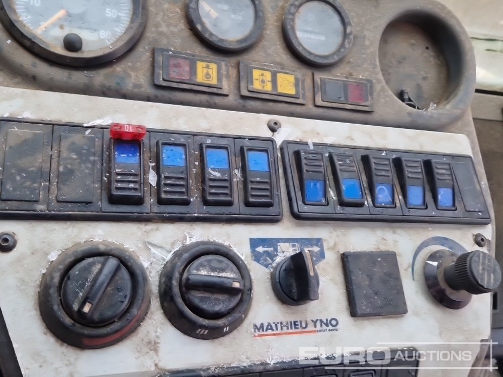 Подметально-уборочная машина 2005 Mathieu Yno Azura2: фото 31