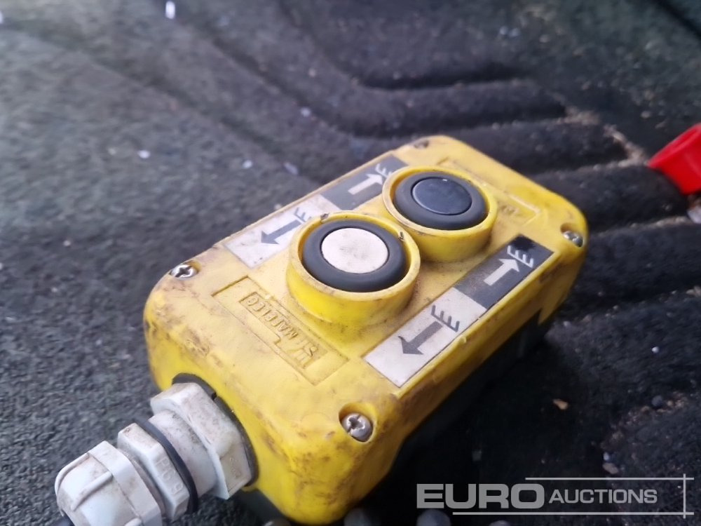 Подметально-уборочная машина 2005 Mathieu Yno Azura2: фото 29