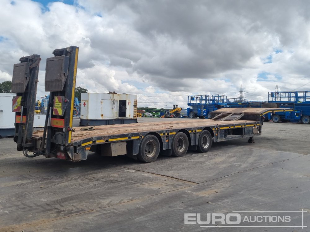 2008 Kassbohrer Tri Axle Step Frame Low Loader Trailer, Outriggers, Hydraulic Flip Toe Ramps. - Низкорамный полуприцеп: фото 5 2008 Kassbohrer Tri Axle Step Frame Low Loader Trailer, Outriggers, Hydraulic Flip Toe Ramps. - Низкорамный полуприцеп: фото 5