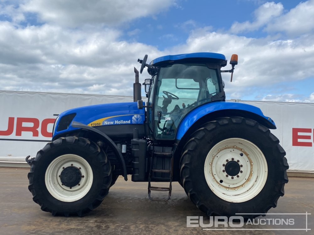 2008 New Holland T7050 - Трактор: фото 2 2008 New Holland T7050 - Трактор: фото 2