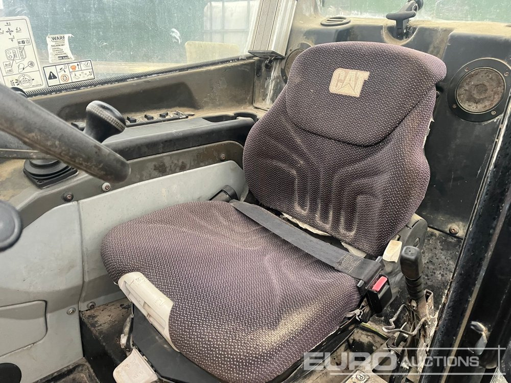 Телескопический погрузчик 2010 CAT TH414: фото 7 Телескопический погрузчик 2010 CAT TH414: фото 7