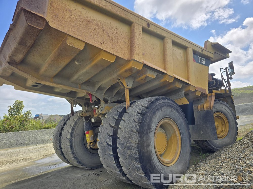 2011 CAT 775F - Карьерный самосвал: фото 4 2011 CAT 775F - Карьерный самосвал: фото 4