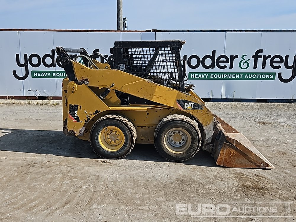 2012 CAT 242B3 - Мини-погрузчик с бортовым поворотом: фото 5 2012 CAT 242B3 - Мини-погрузчик с бортовым поворотом: фото 5