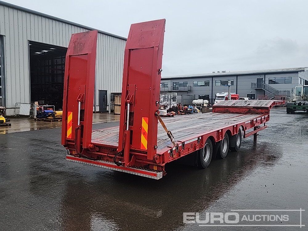2016 Mac trailers Tri Axle Step Frame Low Loader Trailer, Hydraulic Ramps, Outriggers - Низкорамный полуприцеп: фото 5 2016 Mac trailers Tri Axle Step Frame Low Loader Trailer, Hydraulic Ramps, Outriggers - Низкорамный полуприцеп: фото 5