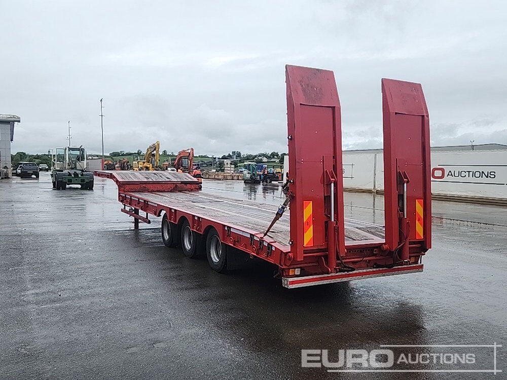 2016 Mac trailers Tri Axle Step Frame Low Loader Trailer, Hydraulic Ramps, Outriggers - Низкорамный полуприцеп: фото 3 2016 Mac trailers Tri Axle Step Frame Low Loader Trailer, Hydraulic Ramps, Outriggers - Низкорамный полуприцеп: фото 3