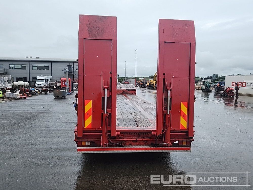 2016 Mac trailers Tri Axle Step Frame Low Loader Trailer, Hydraulic Ramps, Outriggers - Низкорамный полуприцеп: фото 4 2016 Mac trailers Tri Axle Step Frame Low Loader Trailer, Hydraulic Ramps, Outriggers - Низкорамный полуприцеп: фото 4