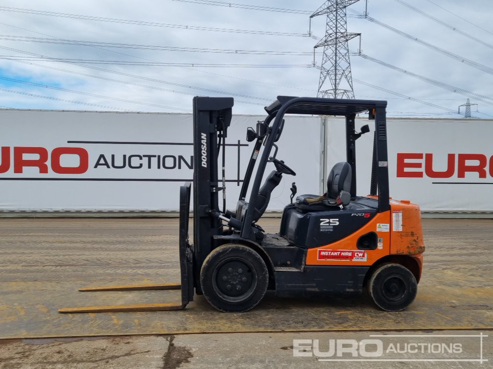 2017 Doosan D25S-3 - Вилочный погрузчик: фото 2 2017 Doosan D25S-3 - Вилочный погрузчик: фото 2
