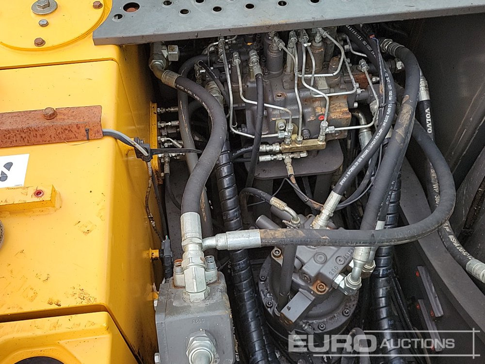 Гусеничный экскаватор 2017 Volvo EC180EL: фото 28