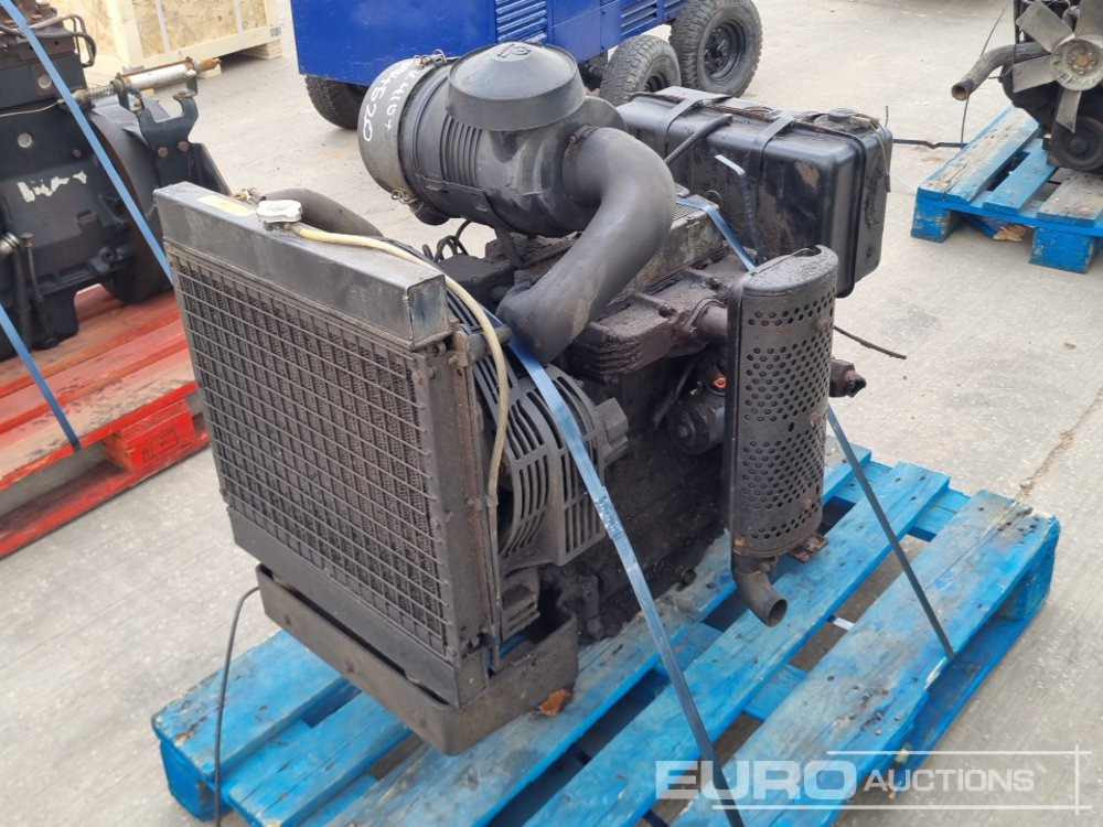 4 Cylinder Engine - Двигатель: фото 1 4 Cylinder Engine - Двигатель: фото 1