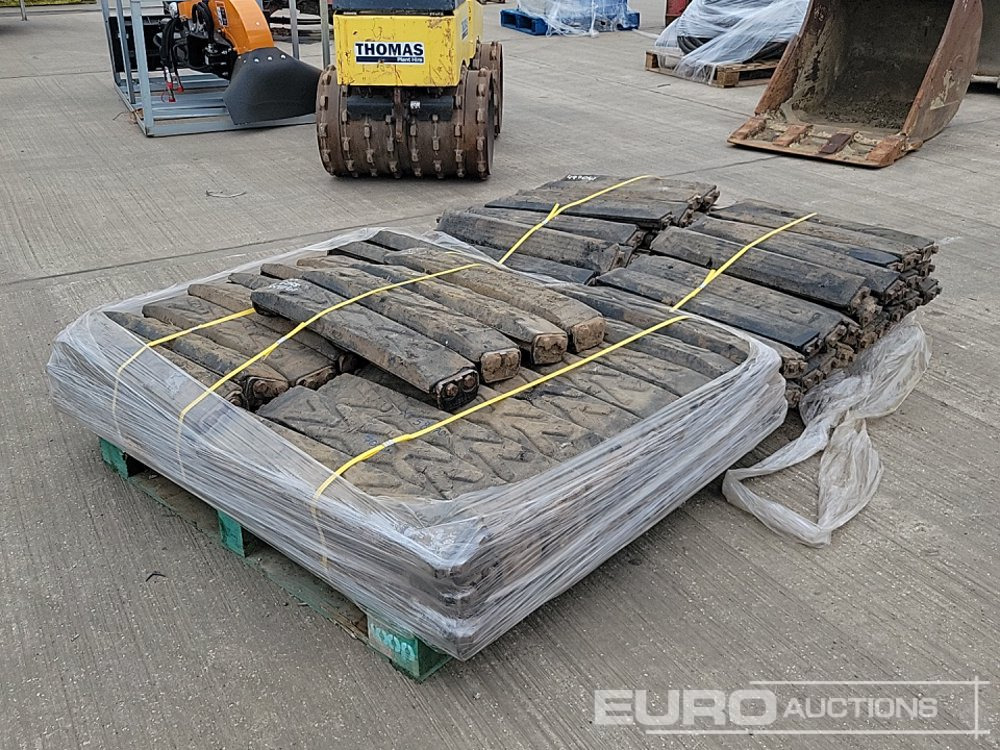 700mm Rubber Block Pads (2 Pallets of) - Гусеница для Строительной техники: фото 3 700mm Rubber Block Pads (2 Pallets of) - Гусеница для Строительной техники: фото 3