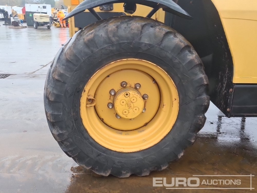 Телескопический погрузчик CAT TH340B: фото 11 Телескопический погрузчик CAT TH340B: фото 11