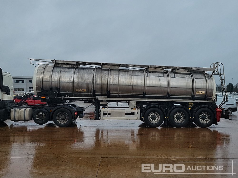 CLAYTON COMMERCIALS Tri Axle Tanker Trailer - Полуприцеп-цистерна: фото 2 CLAYTON COMMERCIALS Tri Axle Tanker Trailer - Полуприцеп-цистерна: фото 2